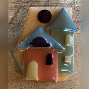 Vintage Lucinda House Pin Brooch Pink Blue Multicolor Resin 2 1/4”